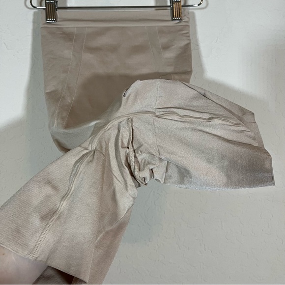 Spanx OnCore High-Waisted Mid-Thigh Short Soft Nude Size Small Style SS1915 - Picture 9 of 12